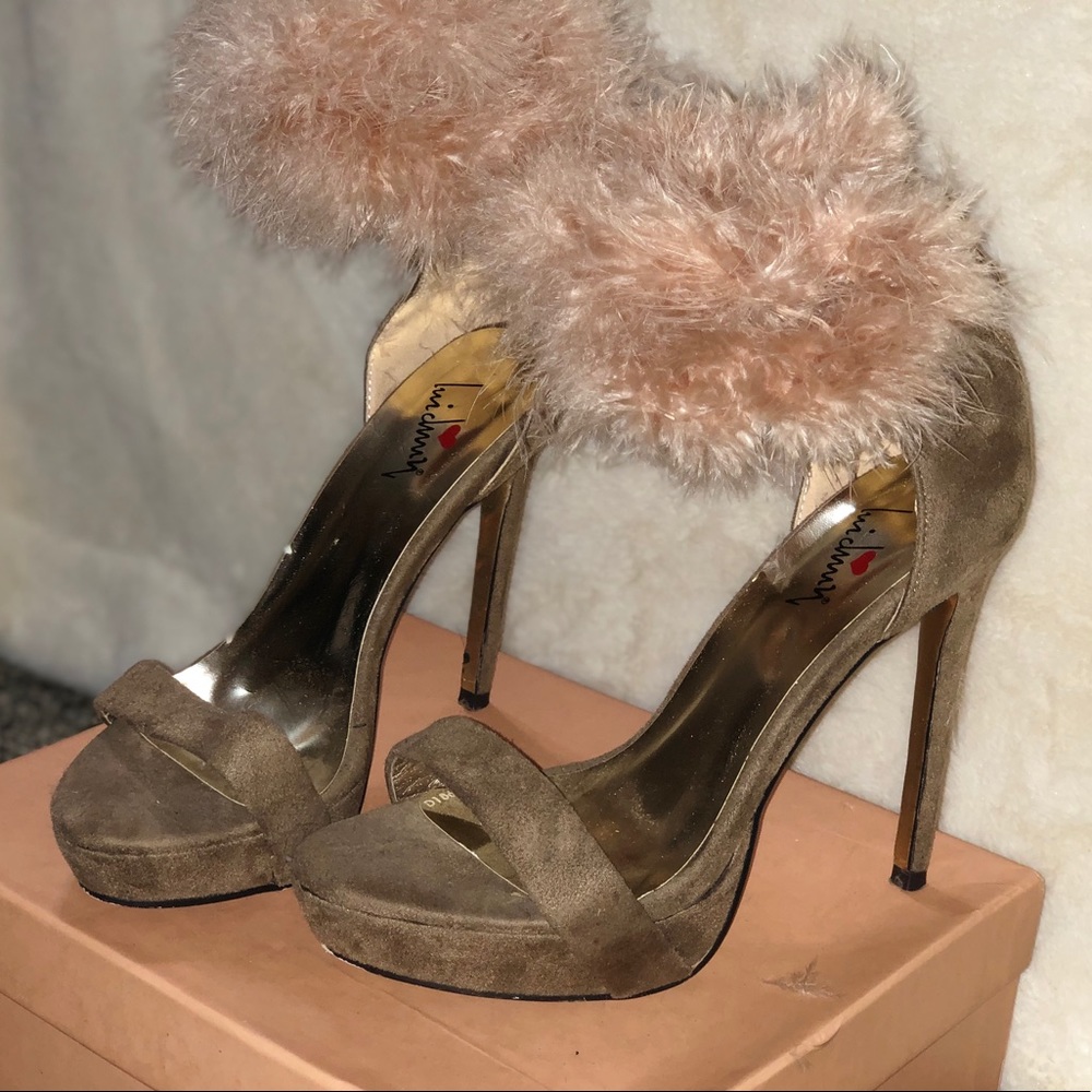 Heels - Picture 2 of 4